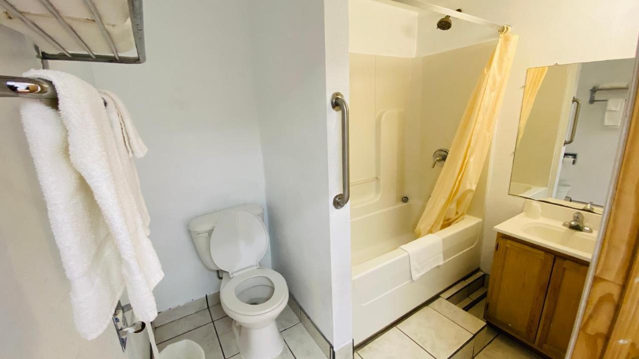 Budget Inn & Suites Freer Eksteriør billede